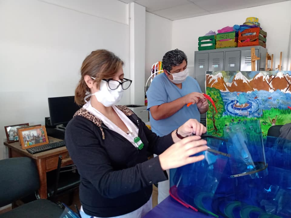 medical staff doing arts